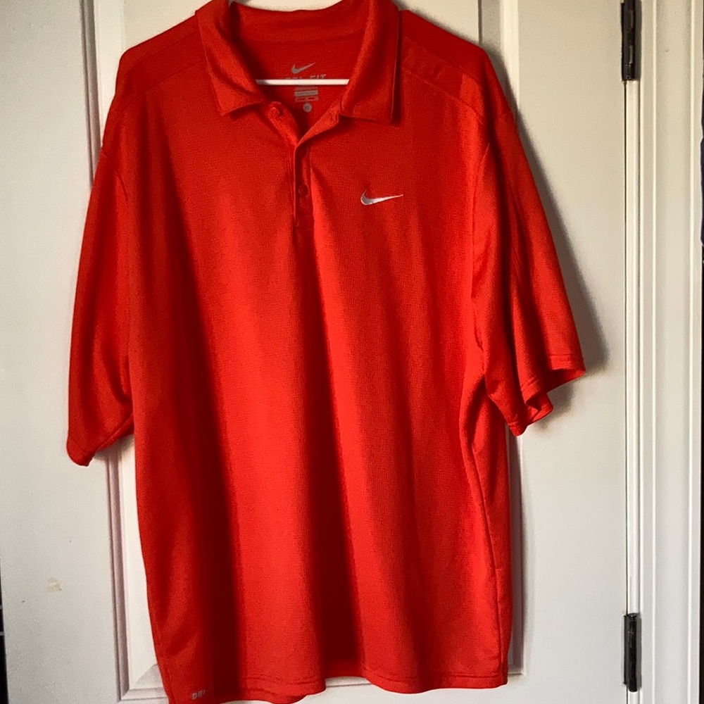 Men’s Nike Polo collared shirt. XL